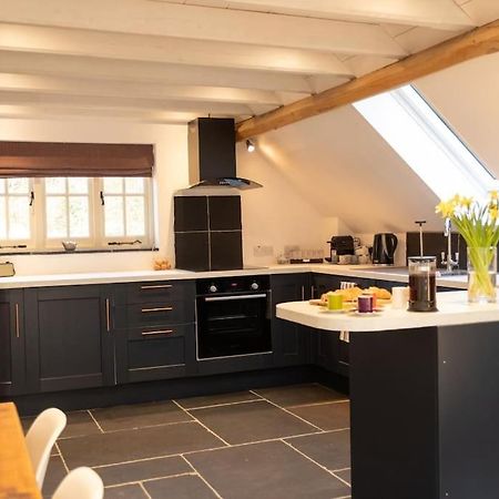 Вилла The Piggery Cowfold Экстерьер фото