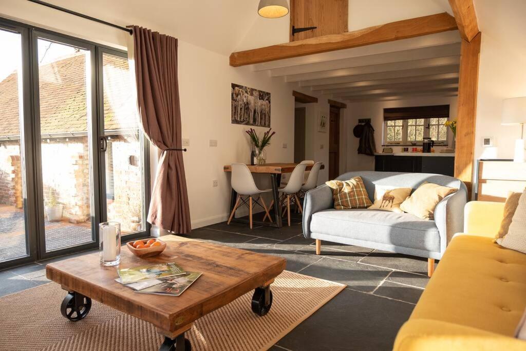Вилла The Piggery Cowfold Экстерьер фото